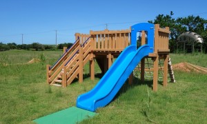 木製遊具、もくもくトリデ