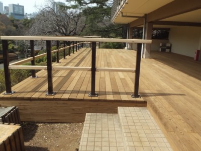 木製デッキ