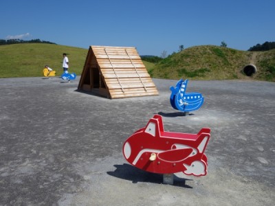 鵜住居、木製遊具