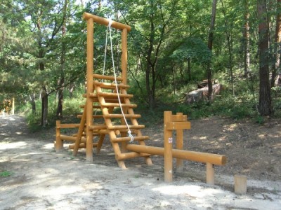 木製遊具、アスレチック