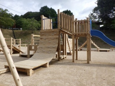 木製遊具、アスレチック遊具