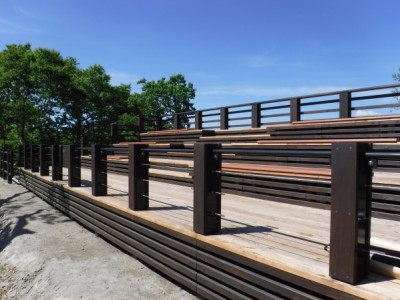 木製デッキ、ウッドデッキ