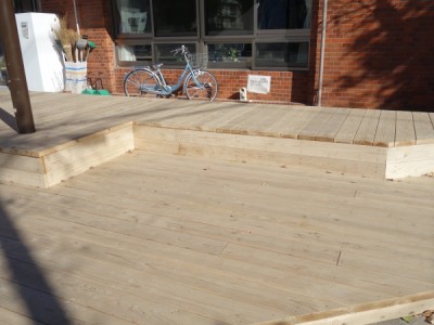 木製デッキ、ウッドデッキ