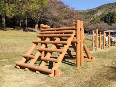 木製アスレチック遊具