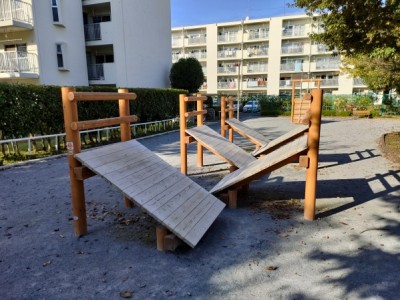 木製遊具、木製アスレチック遊具
