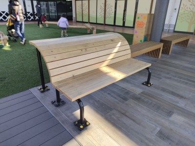 背伸ばしベンチ、健康器具