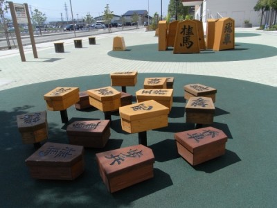 木製遊具、将棋の駒