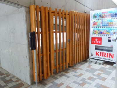 木製フェンス、木塀