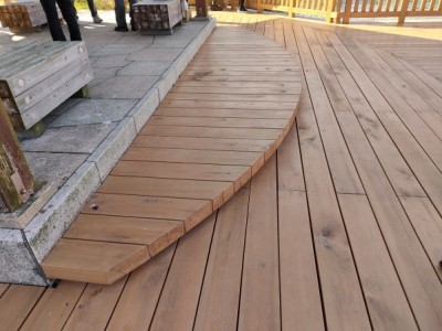 木製デッキ