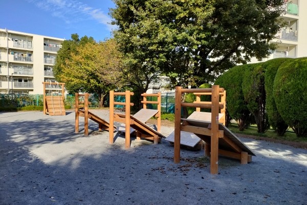 木製遊具、木製アスレチック遊具