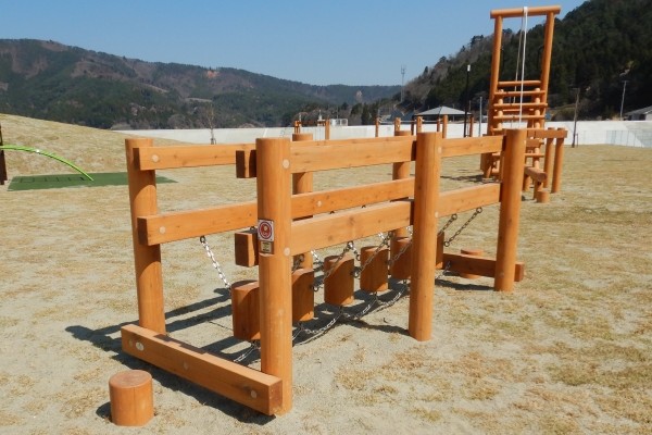 木製遊具、アスレチック