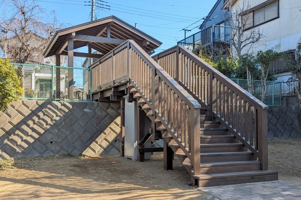 木製デッキ、ウッドデッキ