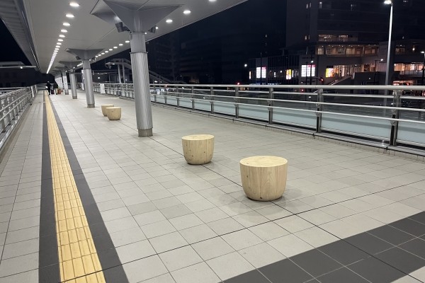 木製ベンチ、スツール