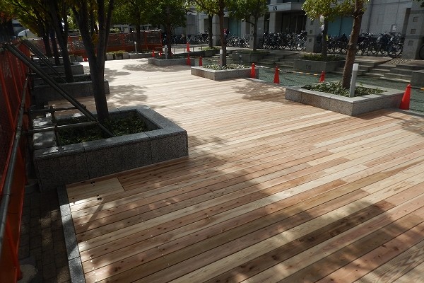 木製デッキ、ウッドデッキ
