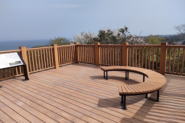 木製展望デッキ