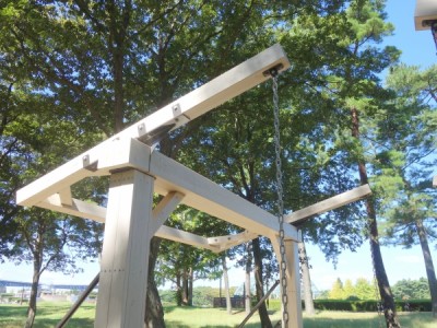 跳ね橋、木製デッキ