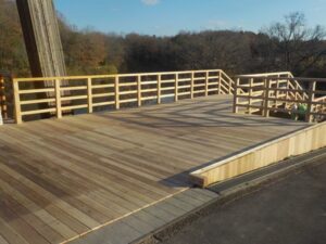 木製デッキ、ウッドデッキ